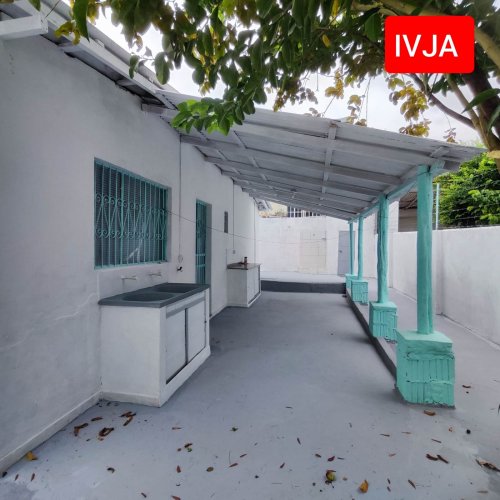 Casa238m2T CjCasteloBranco Boa Moradia Local Prox BancoBrasil 3Qtos(1Ste) SEstar2A SCopaArm WC AServ 3VGar Var Quintal PElet CConsEleMI 2CamMI 2LampESolar CAlarmeMI Incluso IPTU.-Classificados de Imóveis Venda Aluguel Compra Avaliação classificados de imóveis manaus aluguel imóvel classificados am