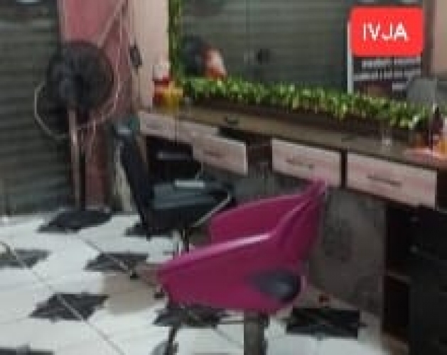Ponto Comercial 32m2TC na Gde Vitoria (Av Iraque) Prox Baratao DaCarne com Salao WC (3,20mL X 10,0mC) Funcionando Agora um Salao Beleza.-Classificados de Imóveis Venda Aluguel Compra Avaliação classificados de imóveis manaus aluguel imóvel classificados am