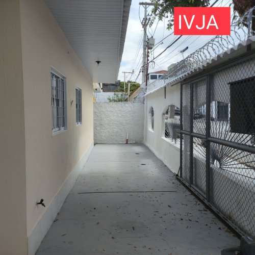 Casa238m2T CjCasteloBranco BoaMoradiaLocal ProxMercJaponez 3QSuites 2SalaCE DEmpreg WC 3VGar(+) AServ Chur Quintal Varanda PEletronico 2CamarasMI AlarmeMI CConcertina InclusoIPTU-Classificados de Imóveis Venda Aluguel Compra Avaliação classificados de imóveis manaus aluguel imóvel classificados am