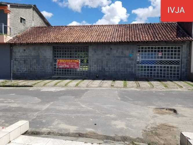 Casa 1350m2T Mansao2Frente Residencial Comercial PLaranjeiras 5StesClos Sal(4A) SCopa SalaoFesta Disp 4WC Porao ASer Poco 21VGar Arm Pisc Chur CasCaseiro. Parcela Troca Alugar10Mil-Classificados de Imóveis Venda Aluguel Compra Avaliação classificados de imóveis manaus aluguel imóvel classificados am