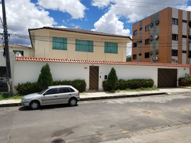 Casa 500m2T Mansao noVieiralves Boa Moradia Acesso Seguranca 6Qto (2Clos3Ste) SEstar2A SJantar SCopa WC Disp AServ Var SJogo SMusica 8VGar Alugar7000.-Classificados de Imóveis Venda Aluguel Compra Avaliação classificados de imóveis manaus aluguel imóvel classificados am